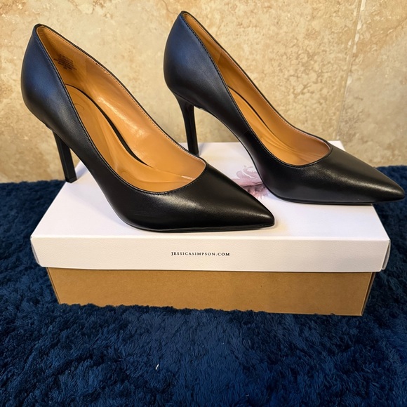 Jessica Simpson Classic Black Heels - Picture 1 of 7